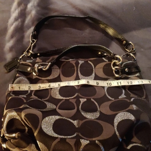 Coach Signature Hobo - Picture 4 of 7
